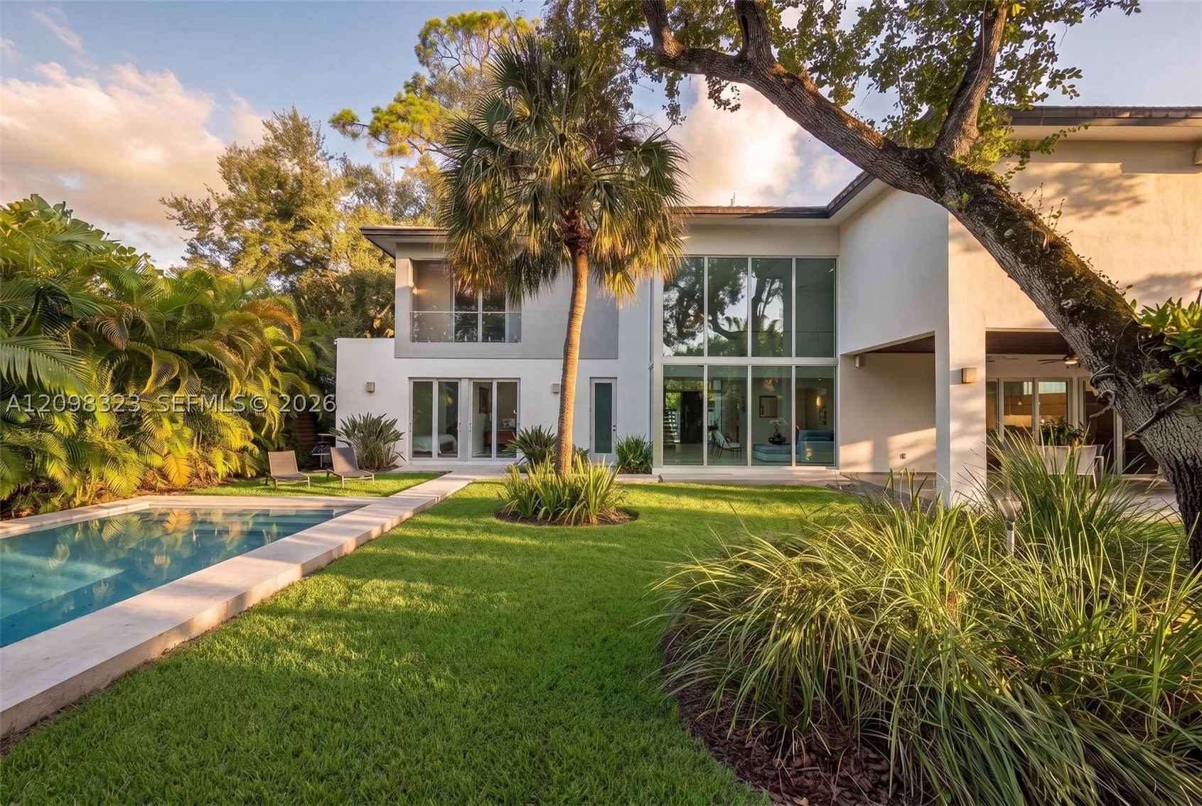 5960 SW 79th St, South Miami FL 33143