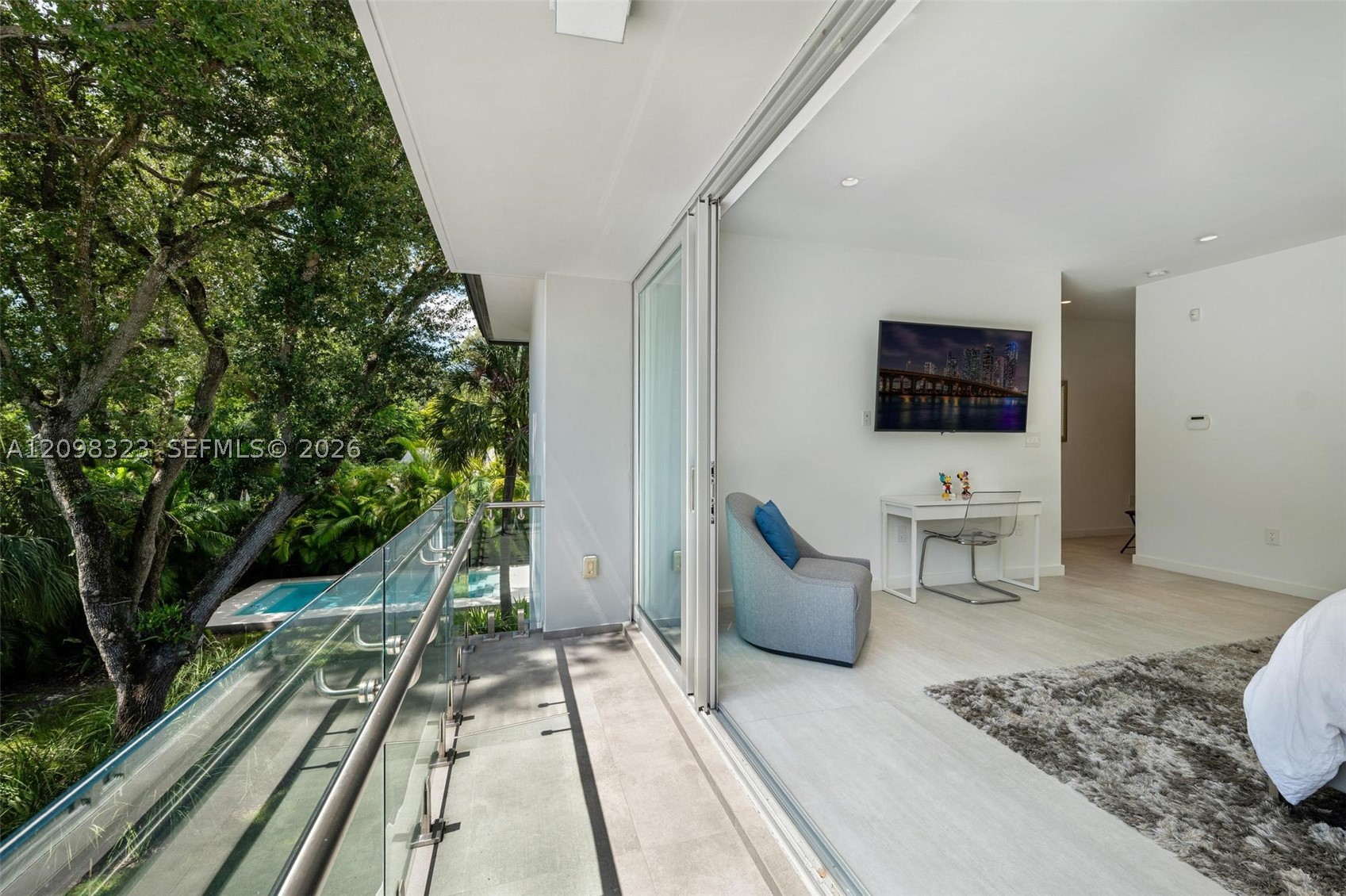 5960 SW 79th St, South Miami FL 33143