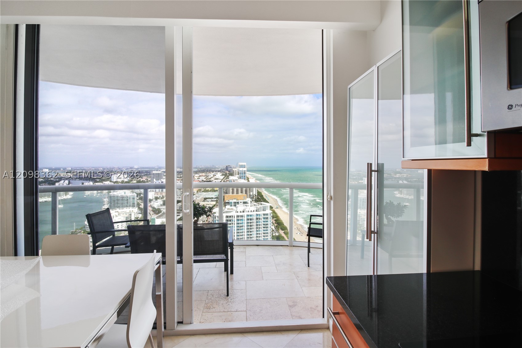 6365 Collins Ave #3909, Miami Beach FL 33141