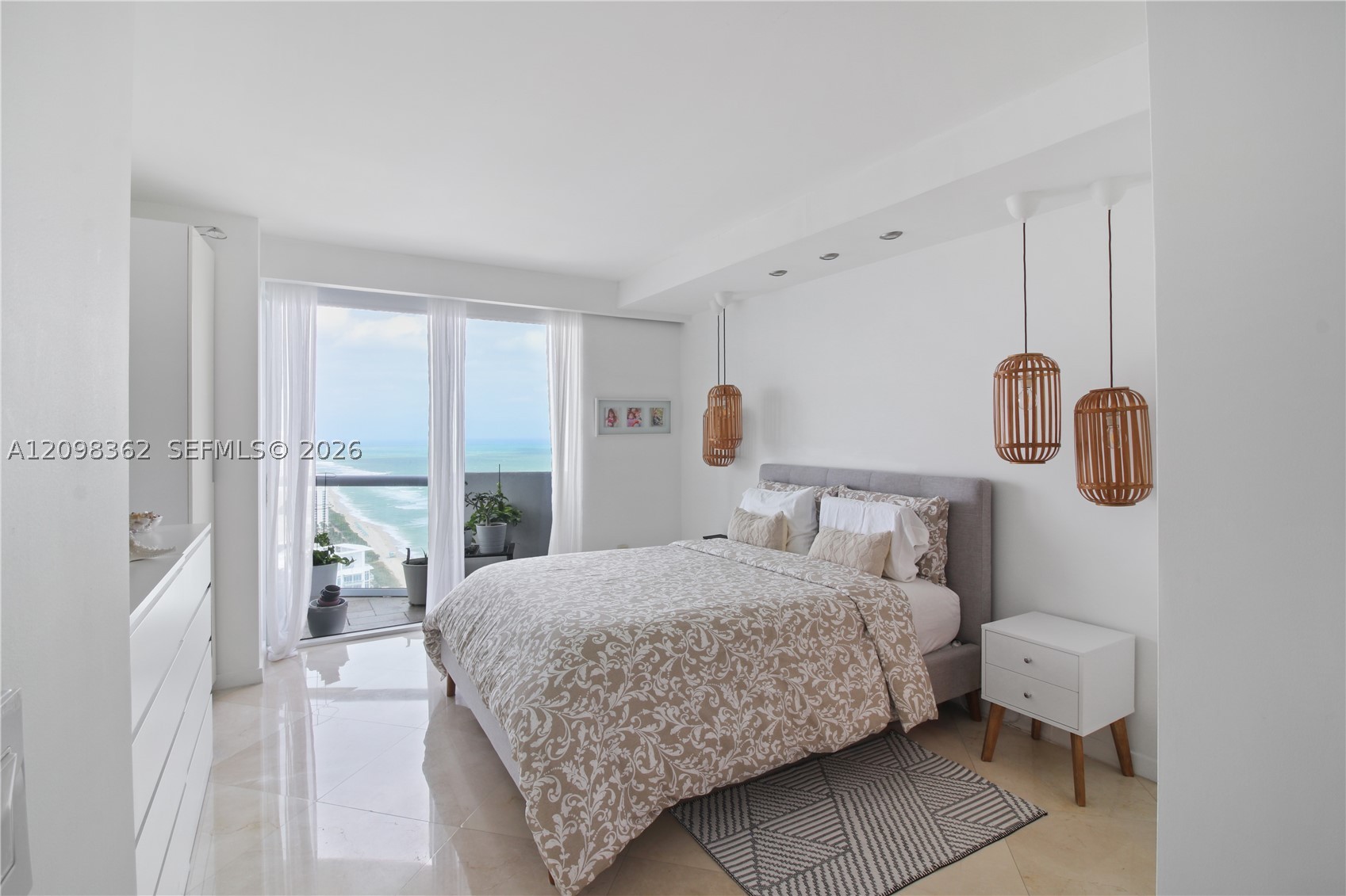 6365 Collins Ave #3909, Miami Beach FL 33141
