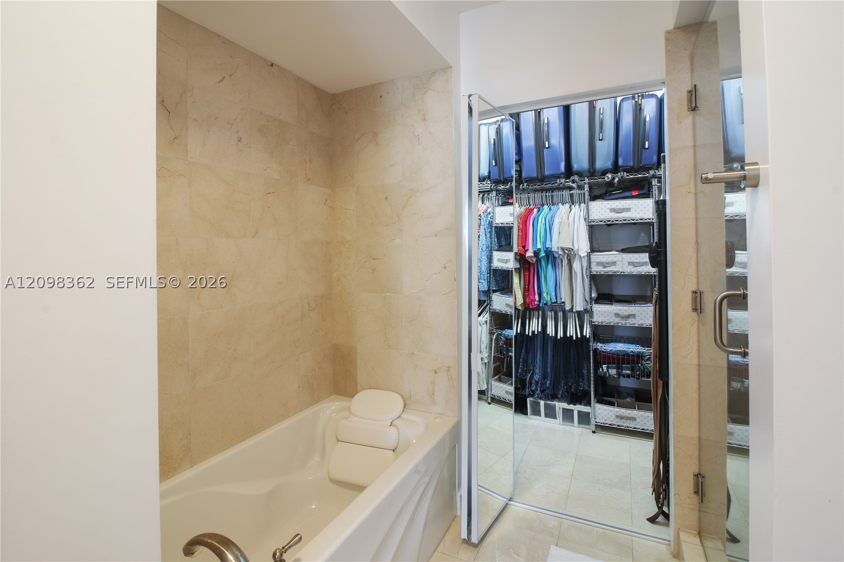 6365 Collins Ave #3909, Miami Beach FL 33141