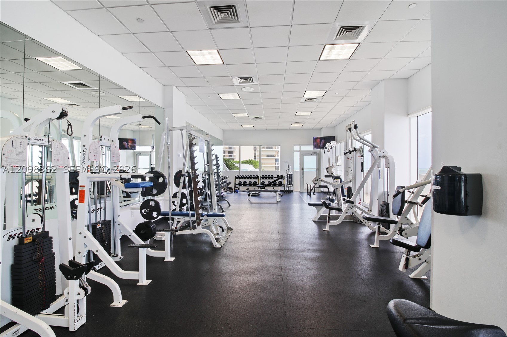 6365 Collins Ave #3909, Miami Beach FL 33141