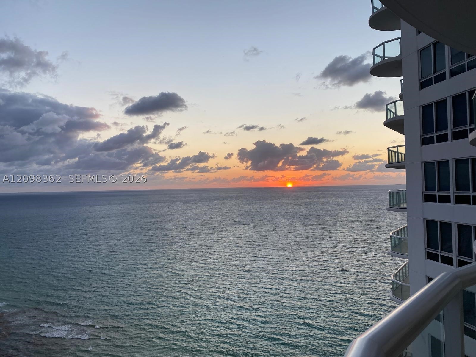 6365 Collins Ave #3909, Miami Beach FL 33141
