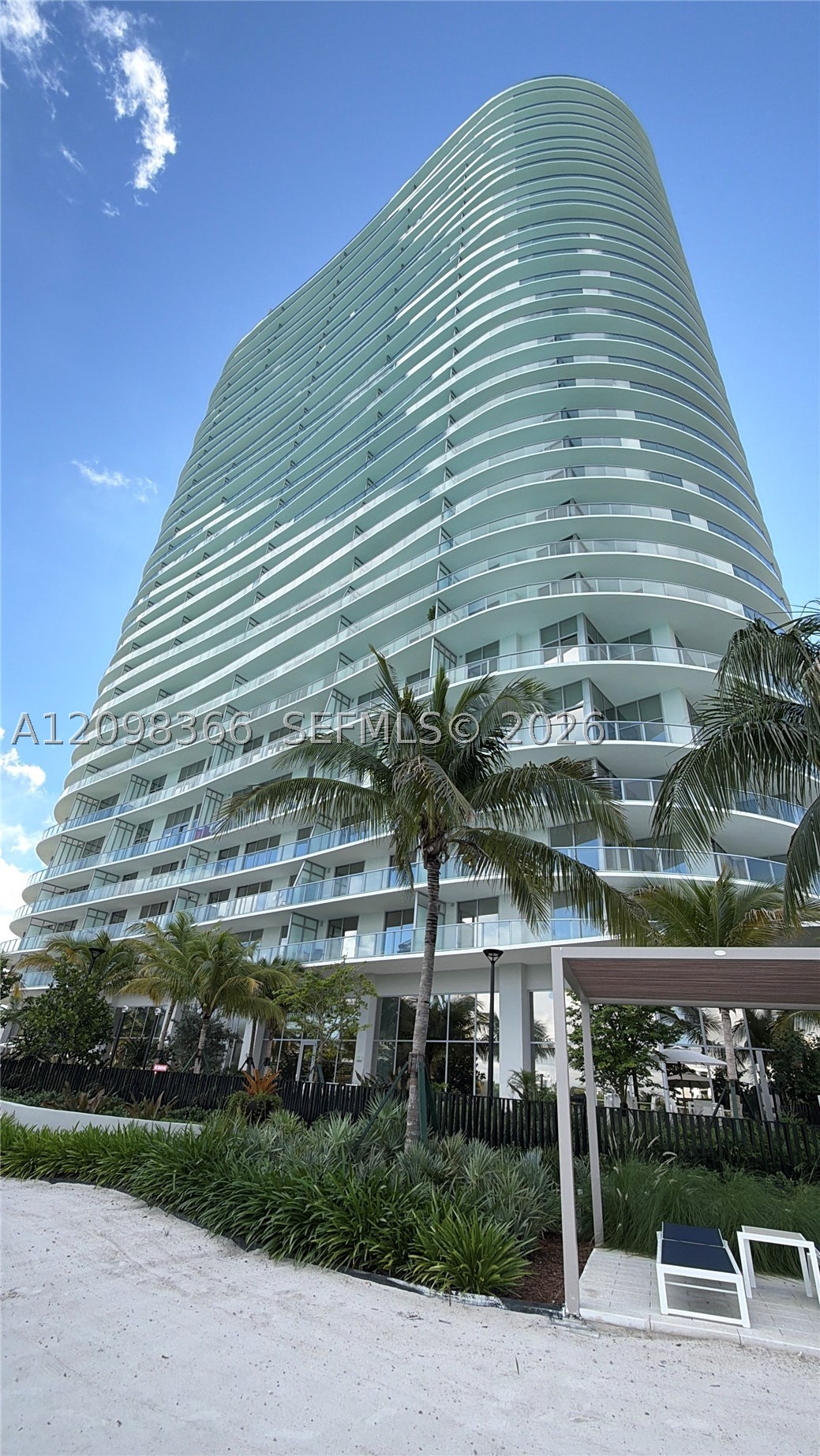 2411 Laguna Cir #408, North Miami FL 33181