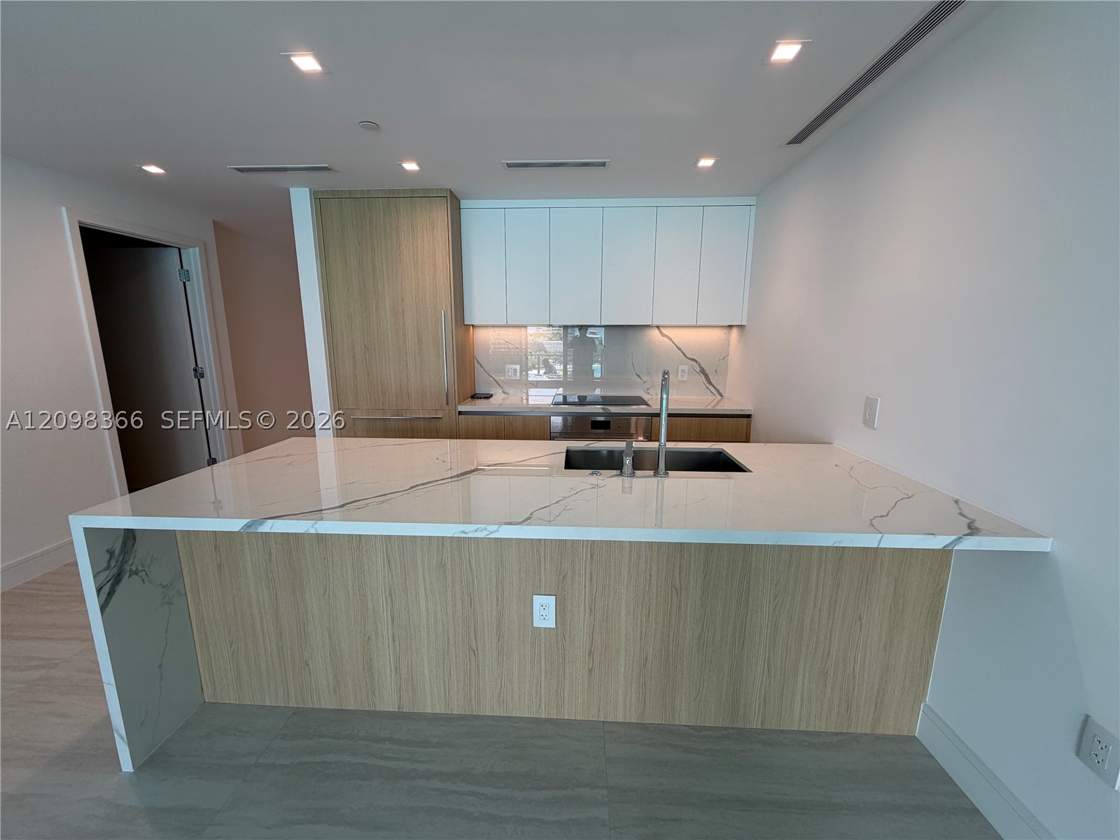 2411 Laguna Cir #408, North Miami FL 33181