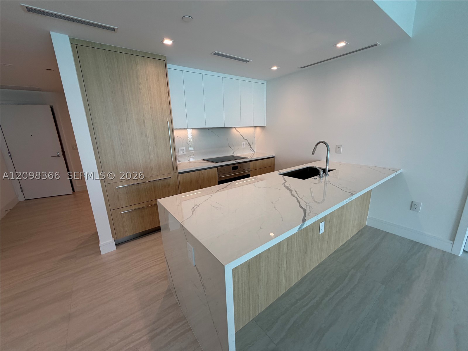 2411 Laguna Cir #408, North Miami FL 33181