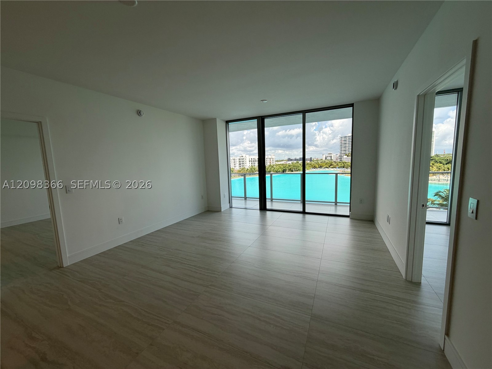 2411 Laguna Cir #408, North Miami FL 33181