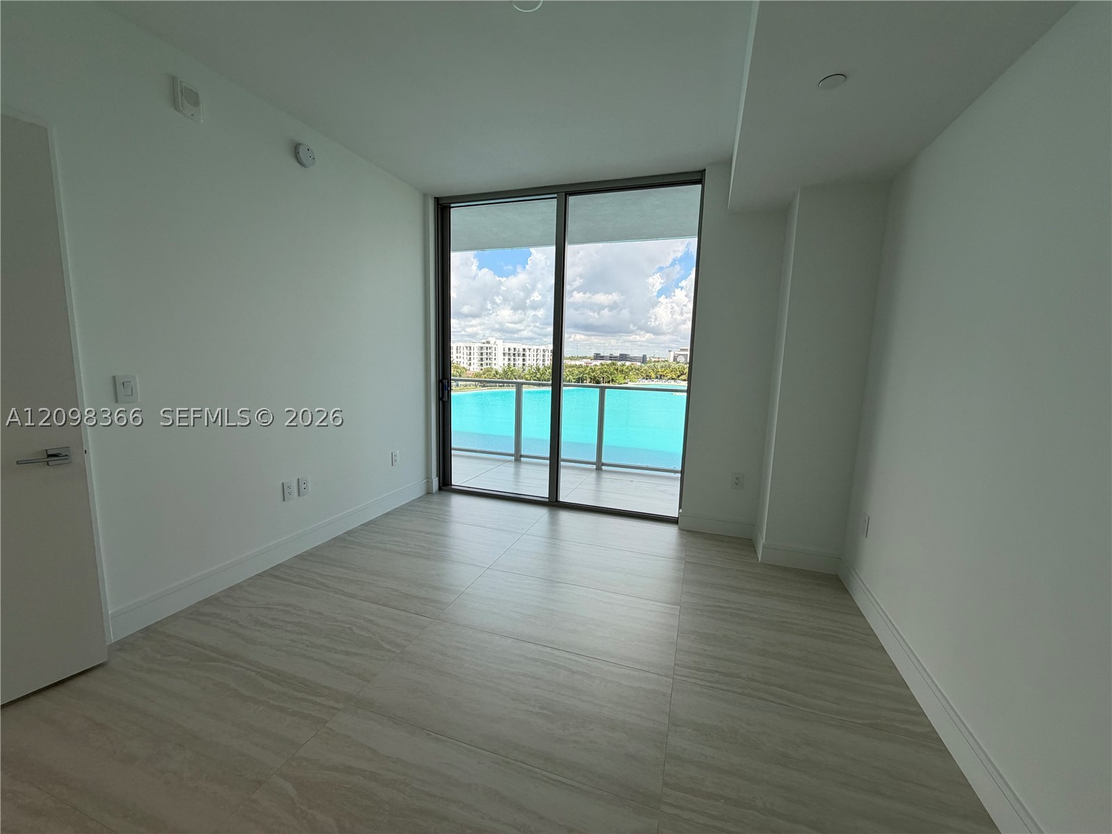 2411 Laguna Cir #408, North Miami FL 33181