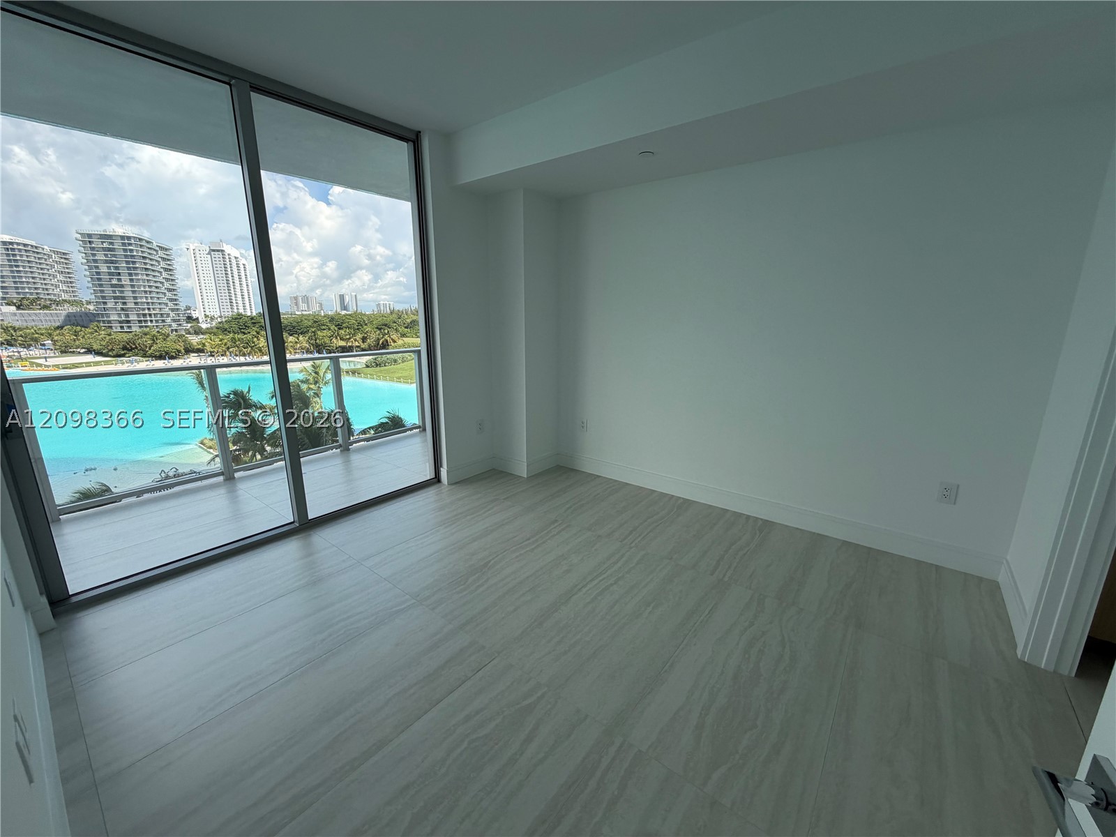 2411 Laguna Cir #408, North Miami FL 33181
