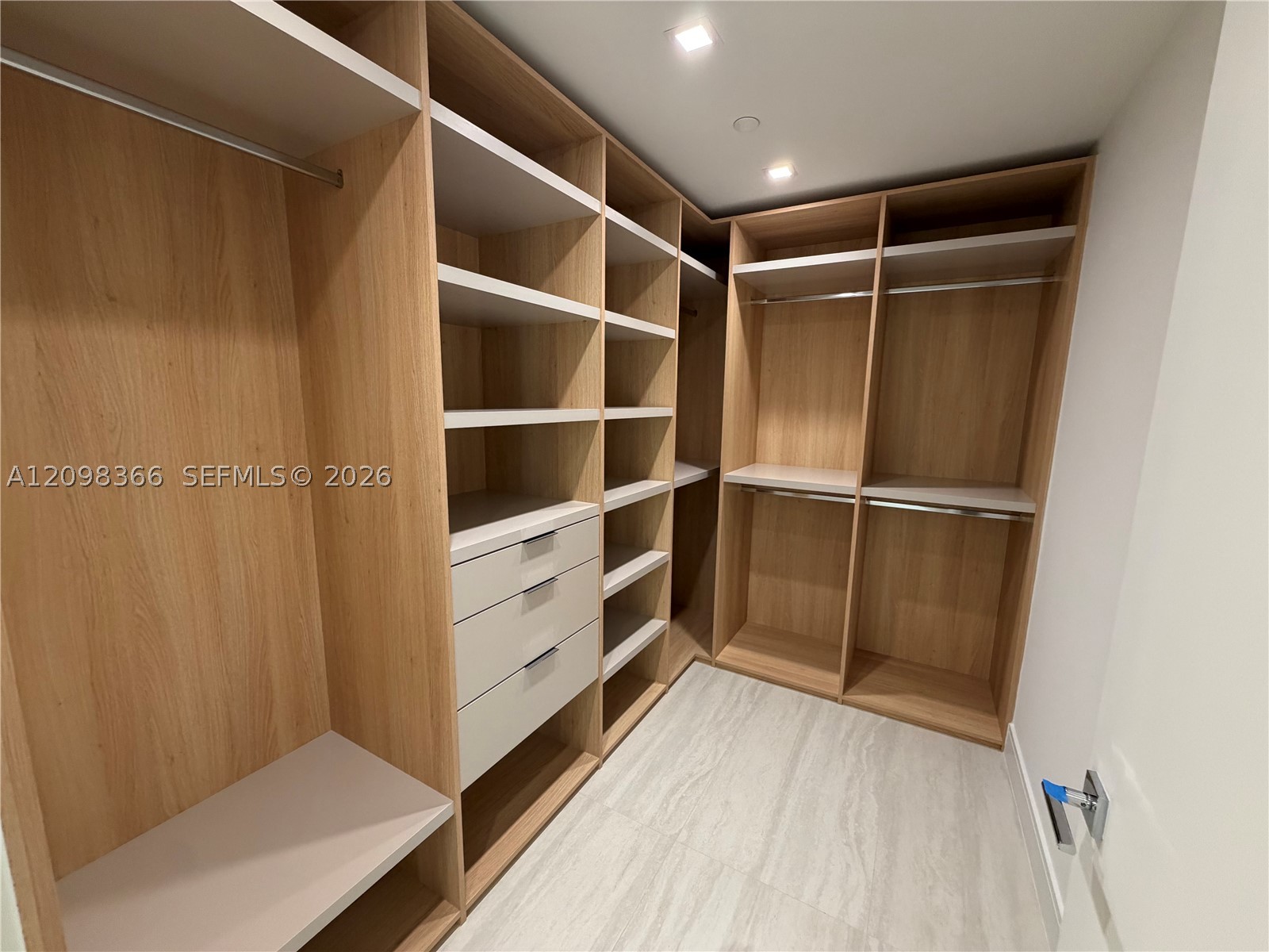 2411 Laguna Cir #408, North Miami FL 33181