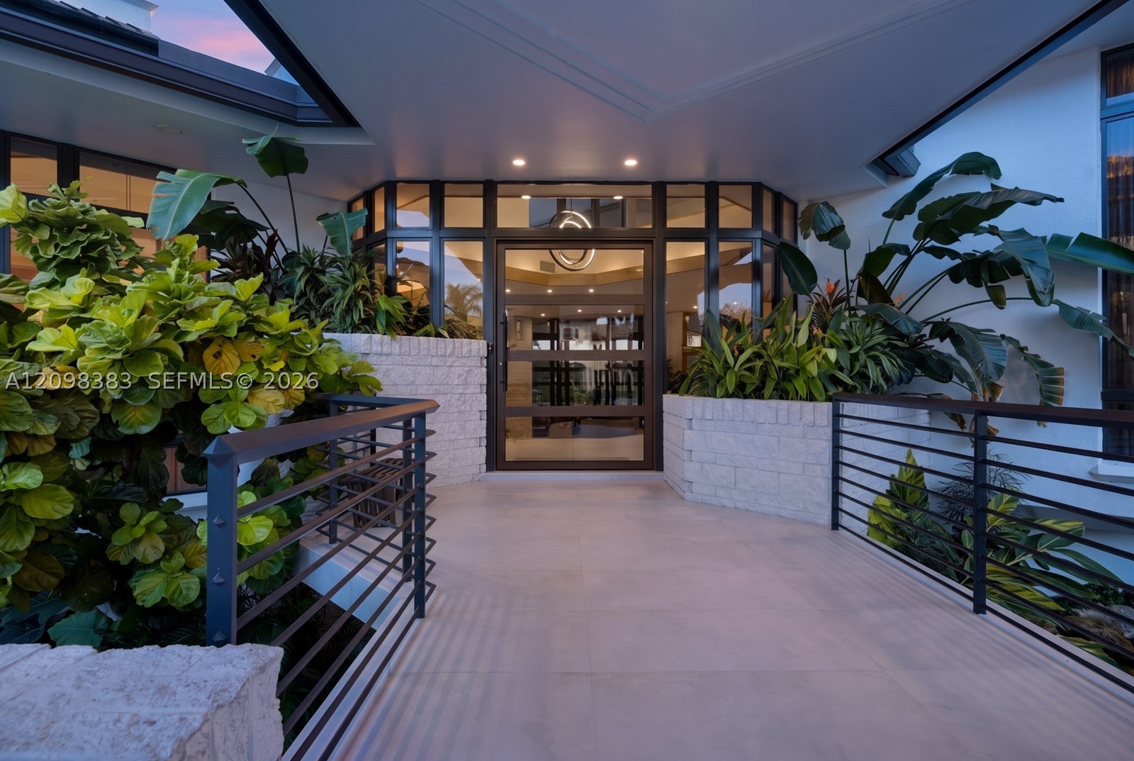2965 Surrey Ln, Weston FL 33331