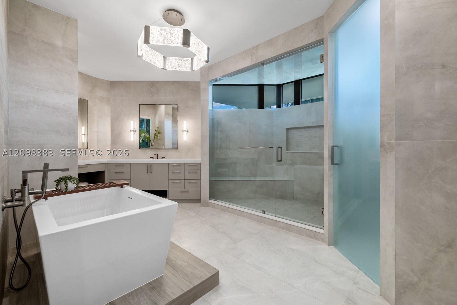 2965 Surrey Ln, Weston FL 33331