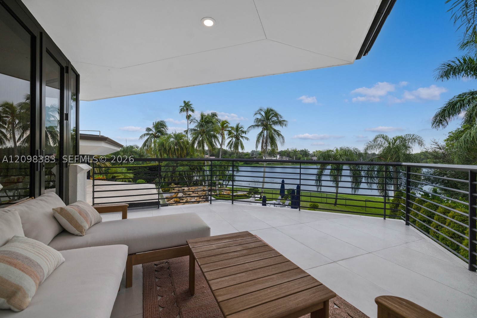 2965 Surrey Ln, Weston FL 33331