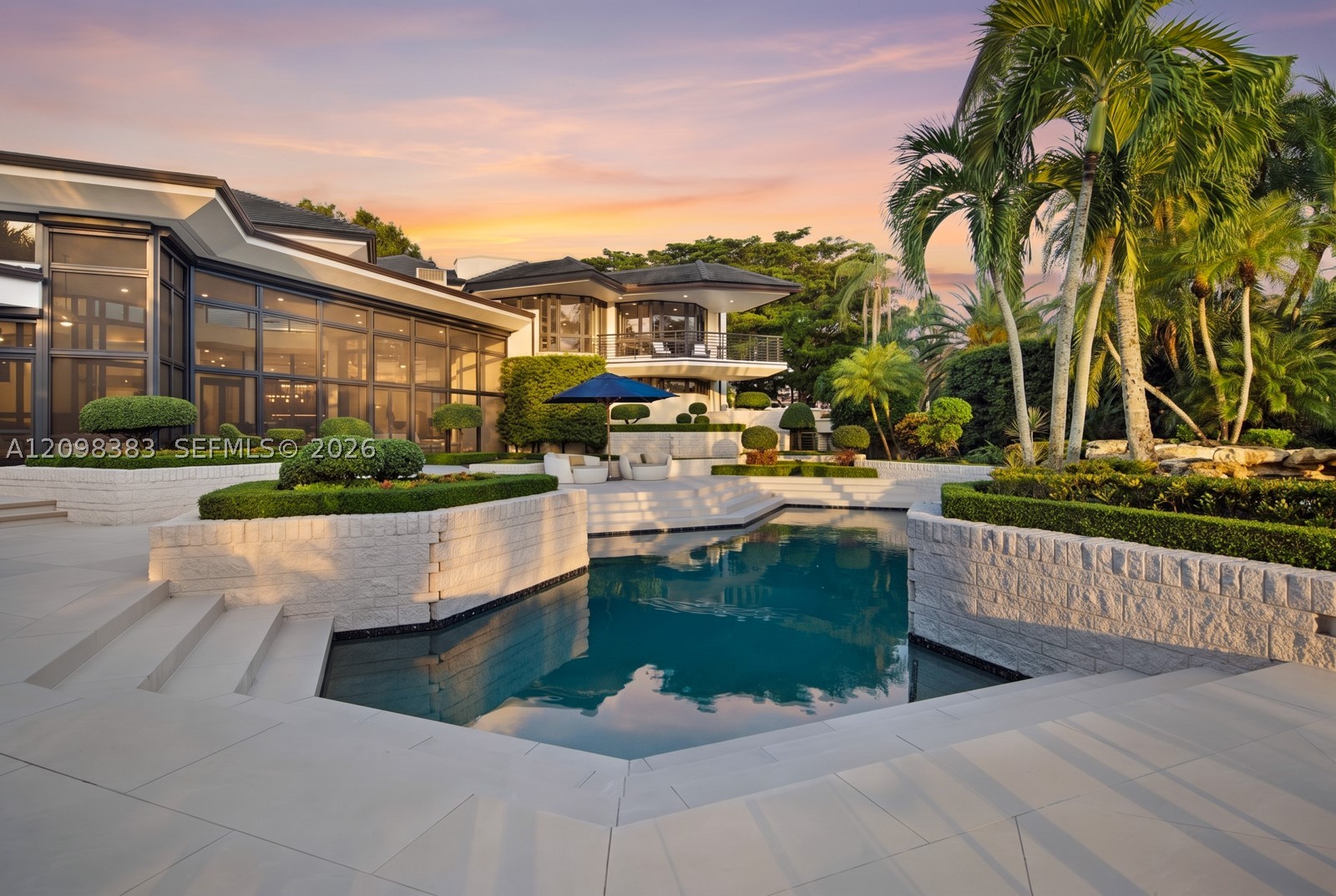 2965 Surrey Ln, Weston FL 33331