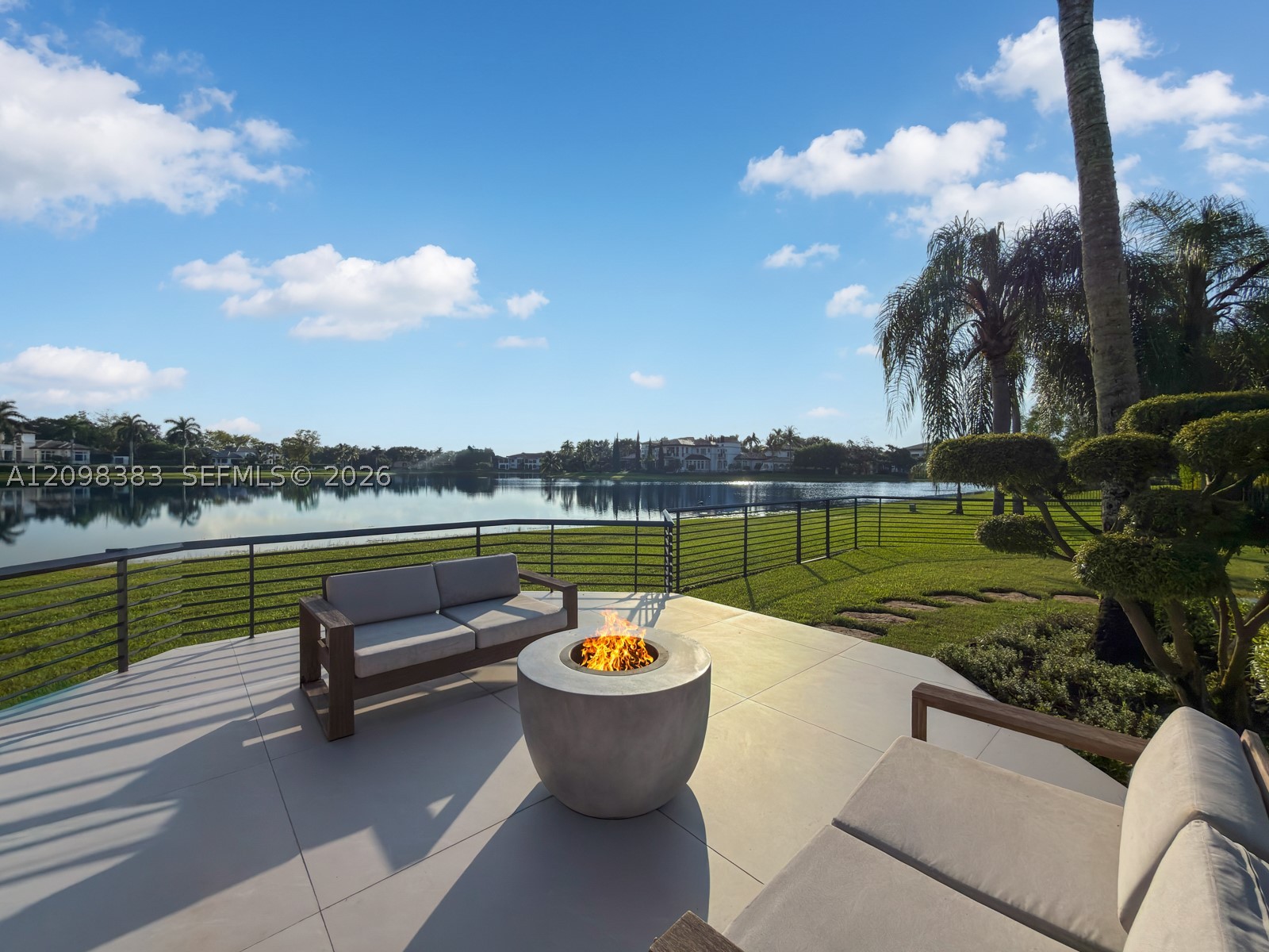 2965 Surrey Ln, Weston FL 33331