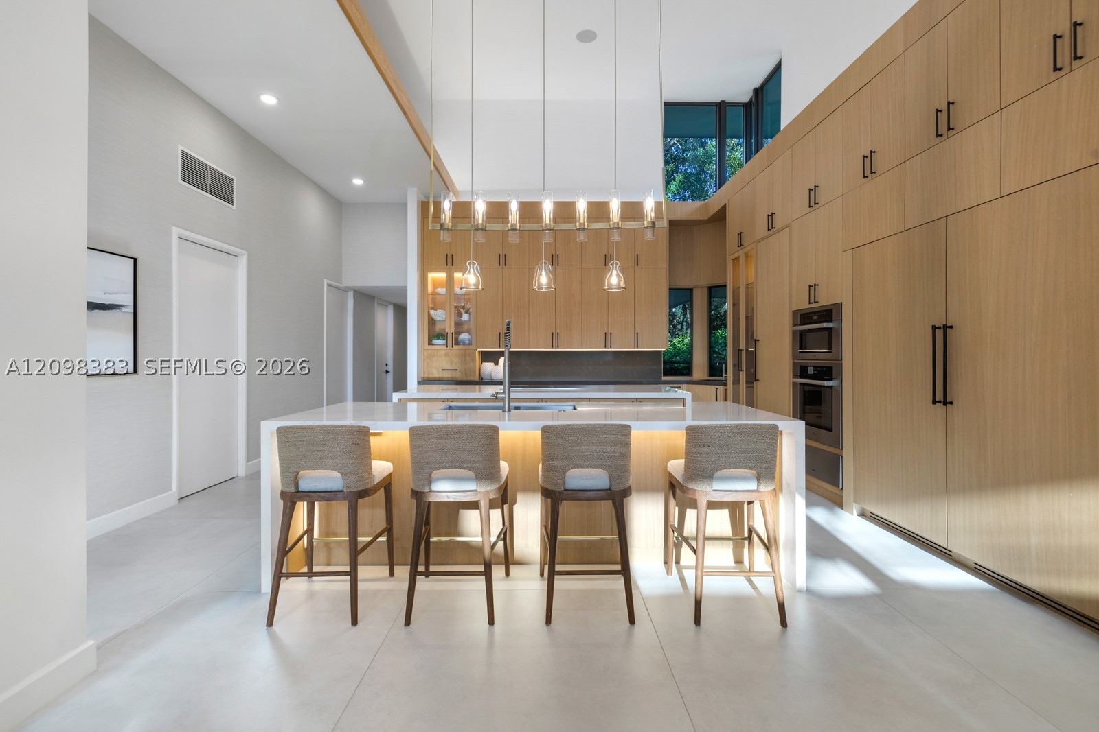 2965 Surrey Ln, Weston FL 33331