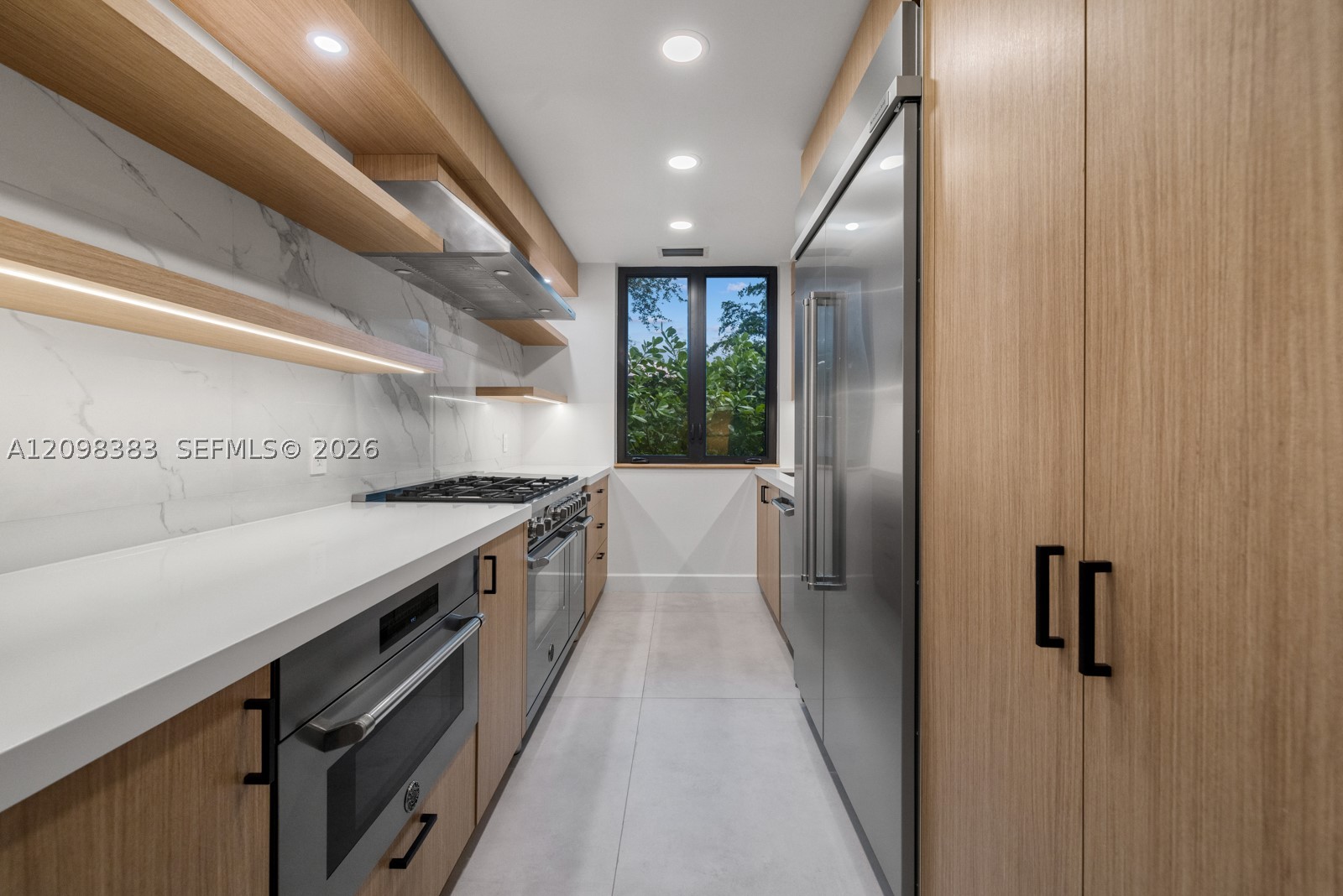 2965 Surrey Ln, Weston FL 33331