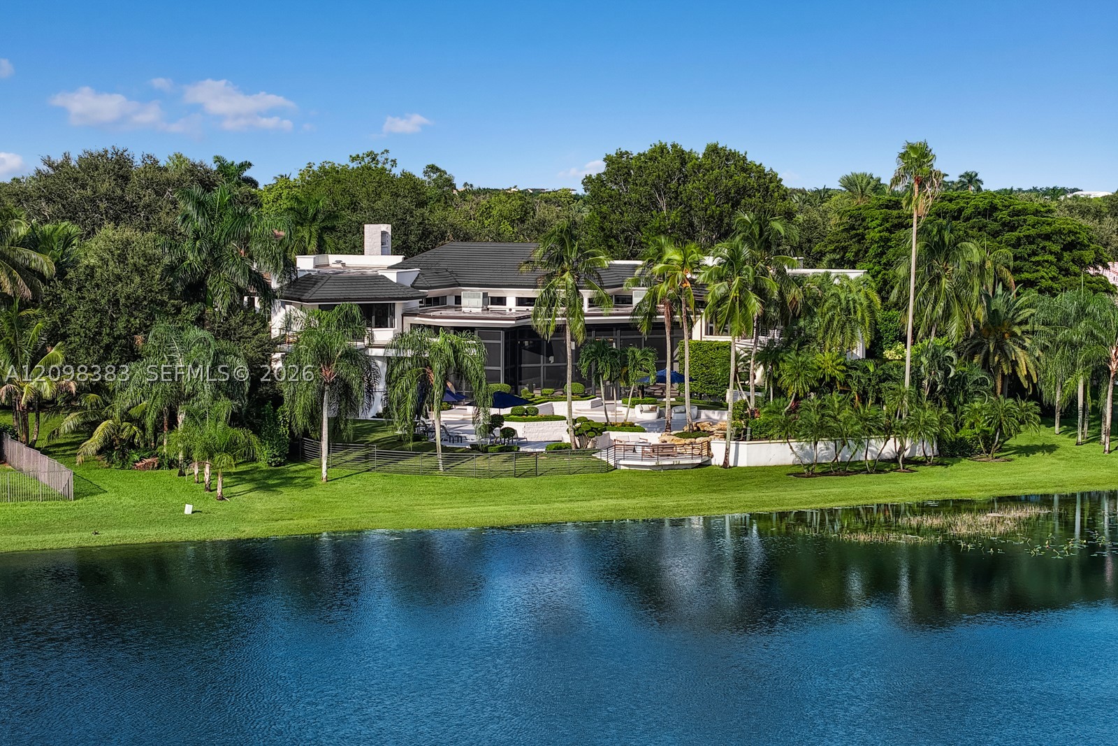2965 Surrey Ln, Weston FL 33331