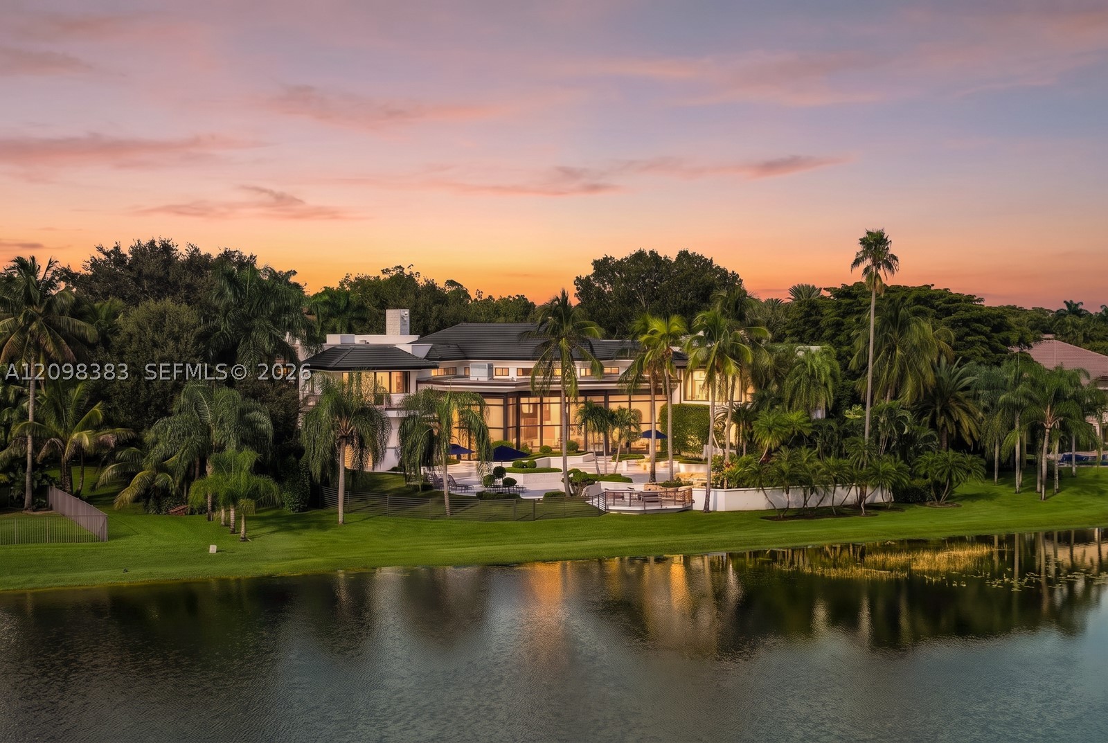 2965 Surrey Ln, Weston FL 33331