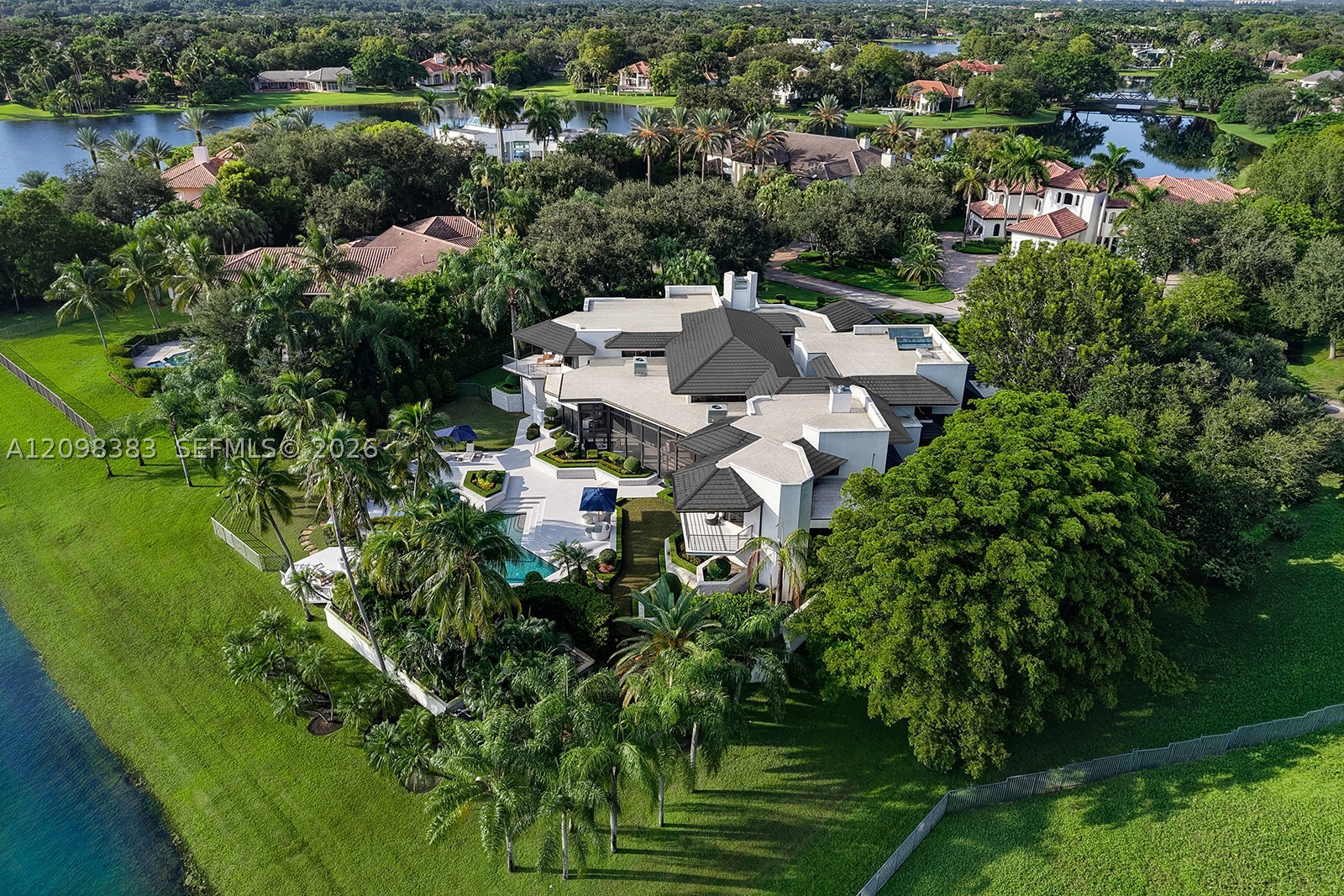 2965 Surrey Ln, Weston FL 33331