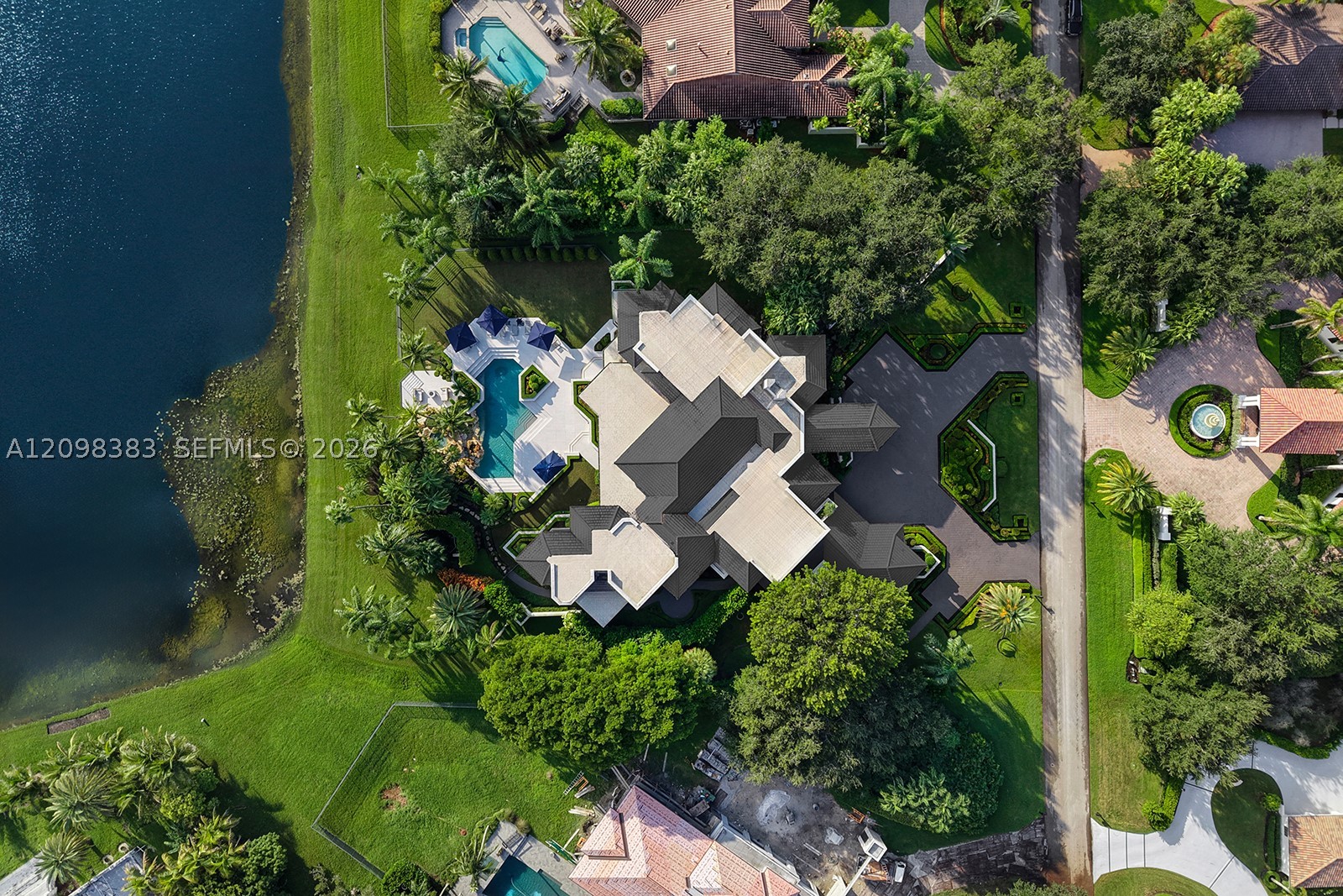 2965 Surrey Ln, Weston FL 33331