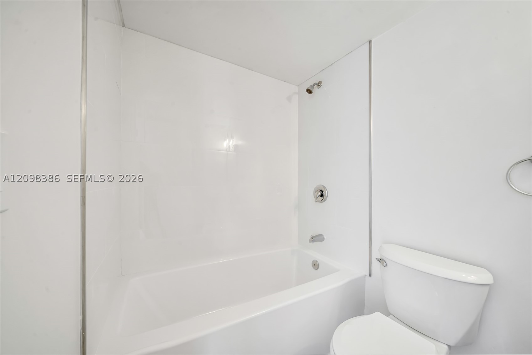501 SW 1st St #502, Miami FL 33130