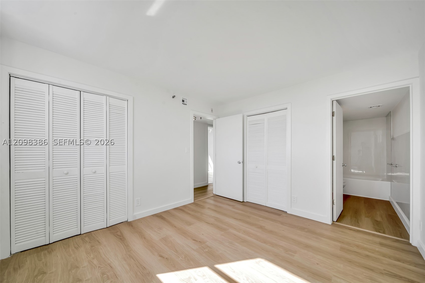 501 SW 1st St #502, Miami FL 33130