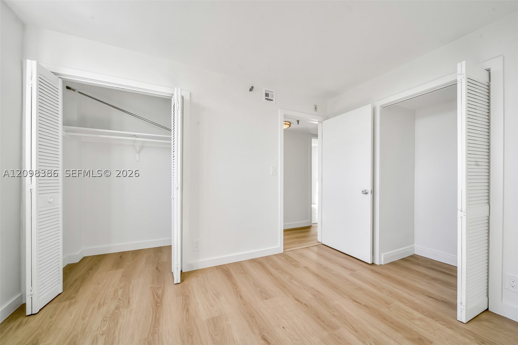 501 SW 1st St #502, Miami FL 33130