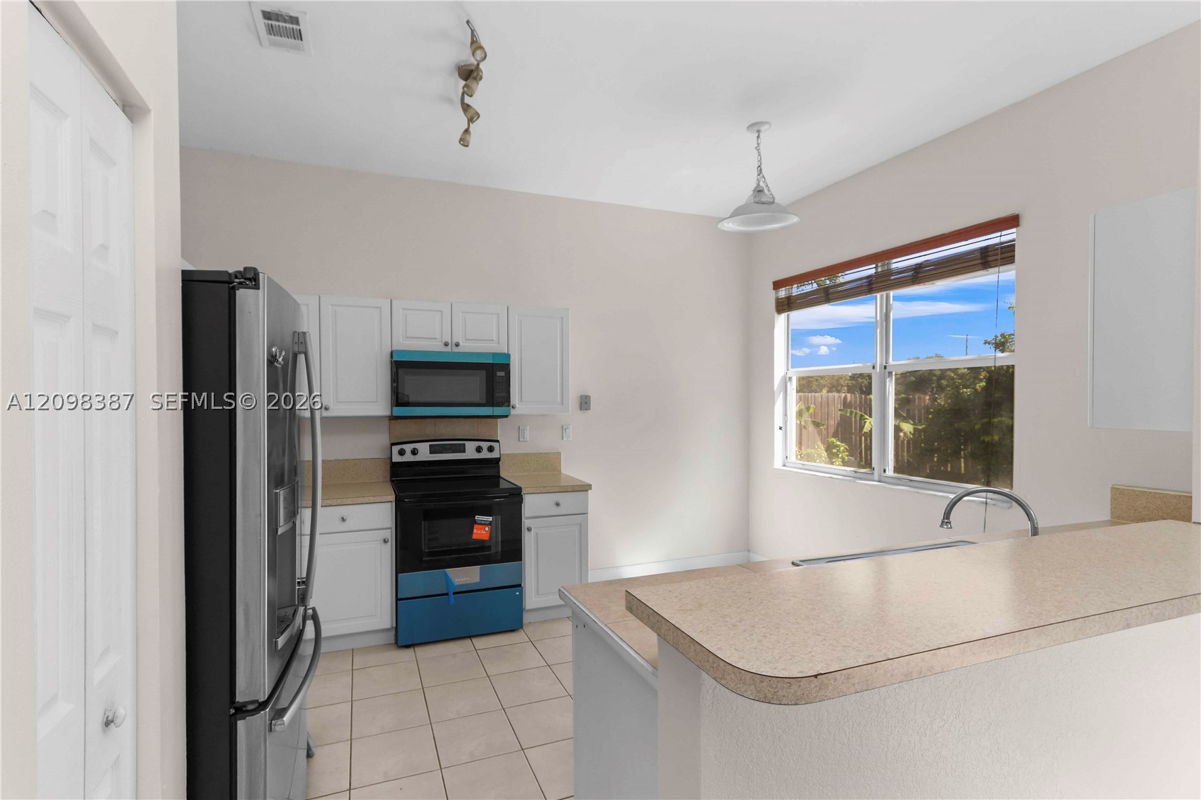 2001 NE 40th Rd #., Homestead FL 33033