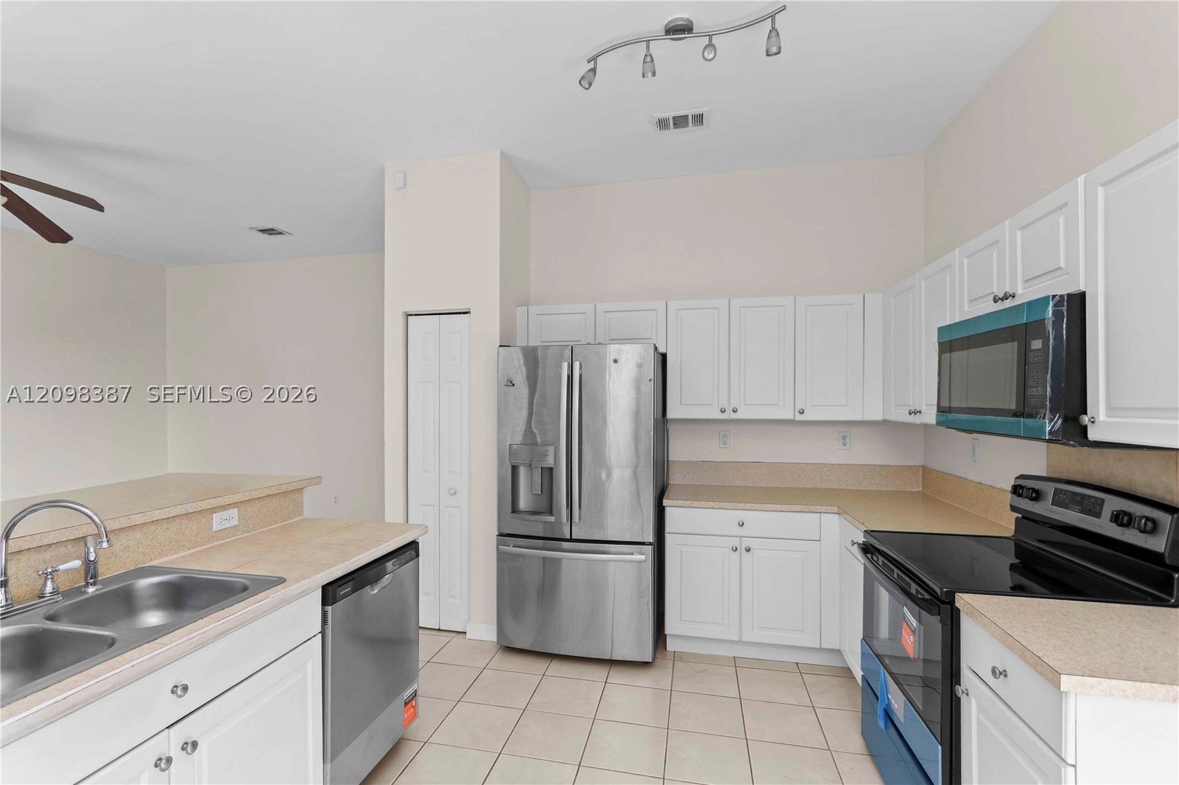 2001 NE 40th Rd #., Homestead FL 33033