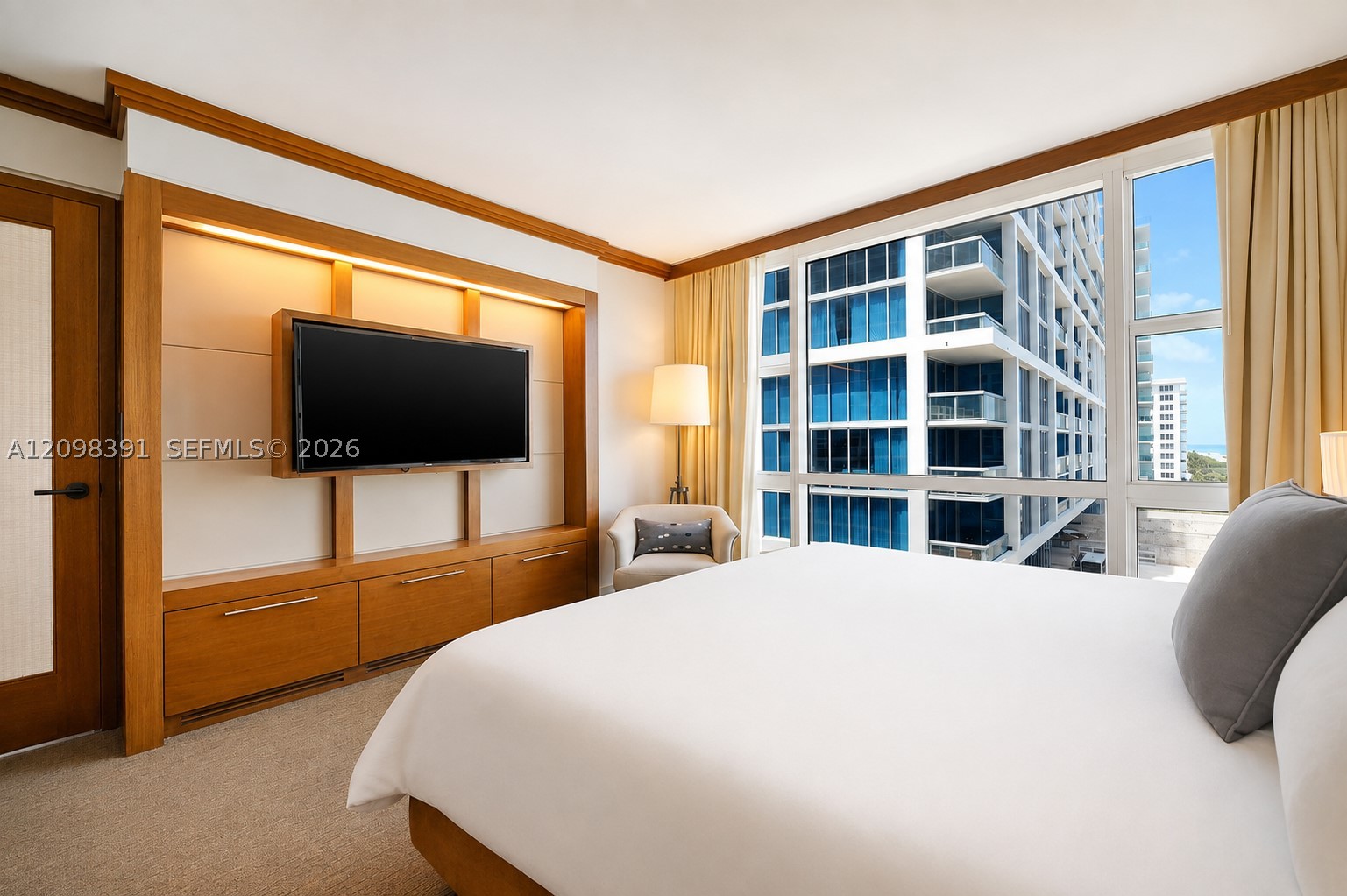 6801 Collins Ave #802, Miami Beach FL 33141