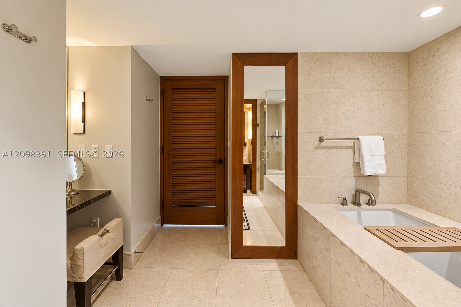 6801 Collins Ave #802, Miami Beach FL 33141