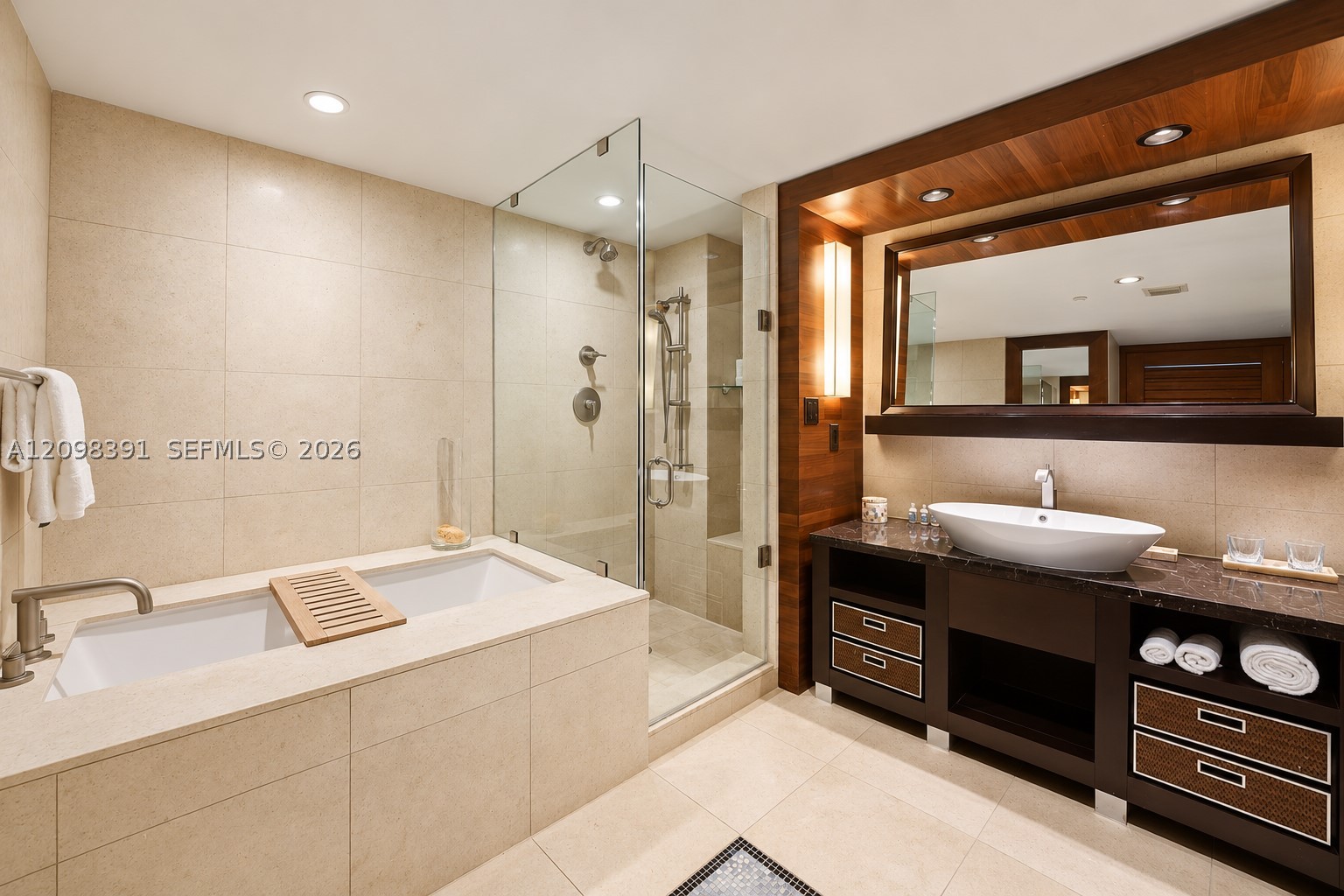 6801 Collins Ave #802, Miami Beach FL 33141