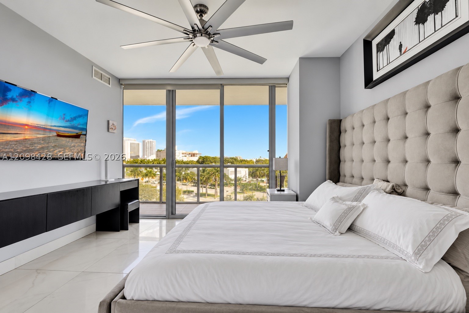 888 Biscayne Blvd #411, Miami FL 33132