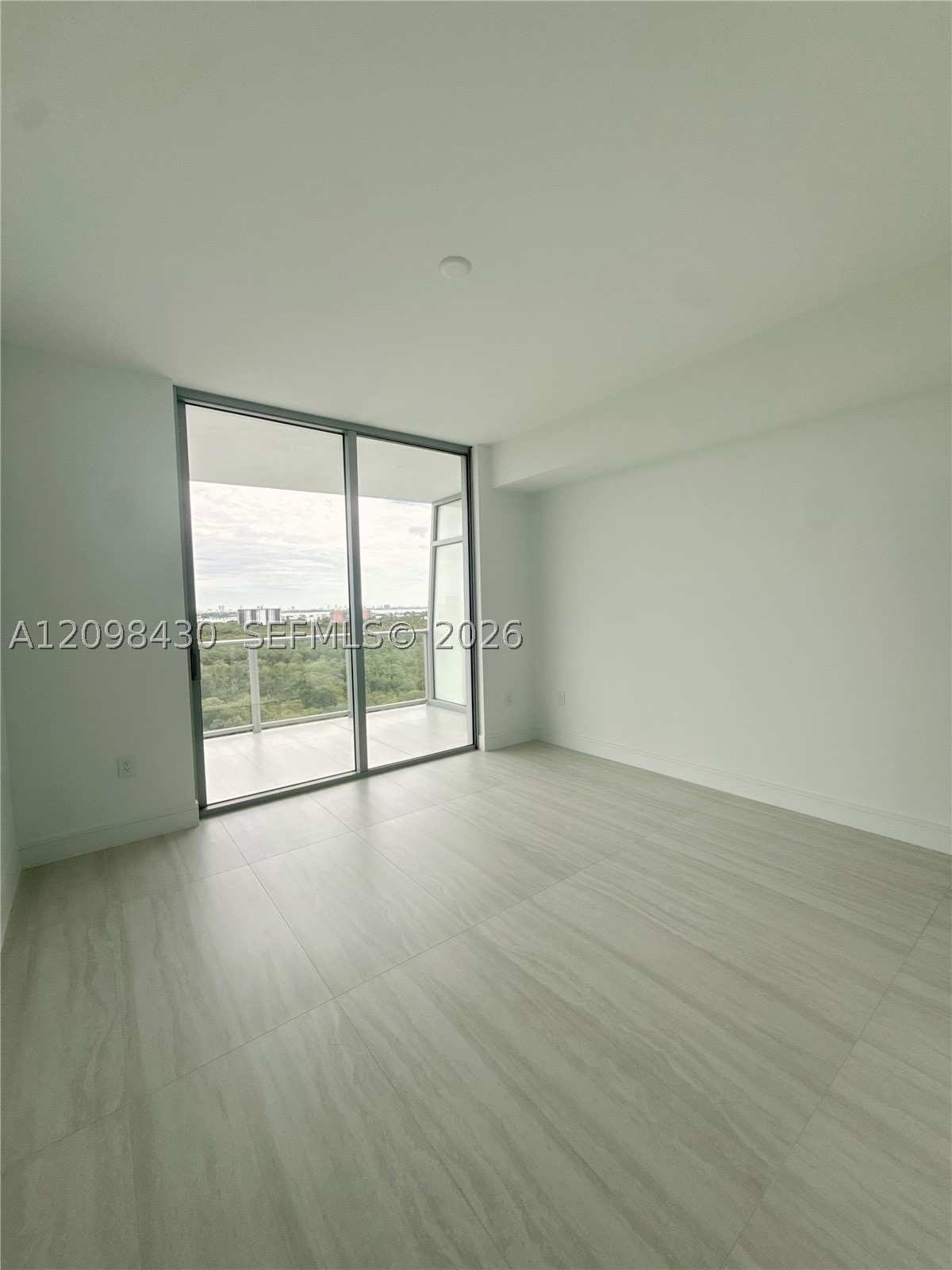 2411 Laguna Circle #901, North Miami FL 33181