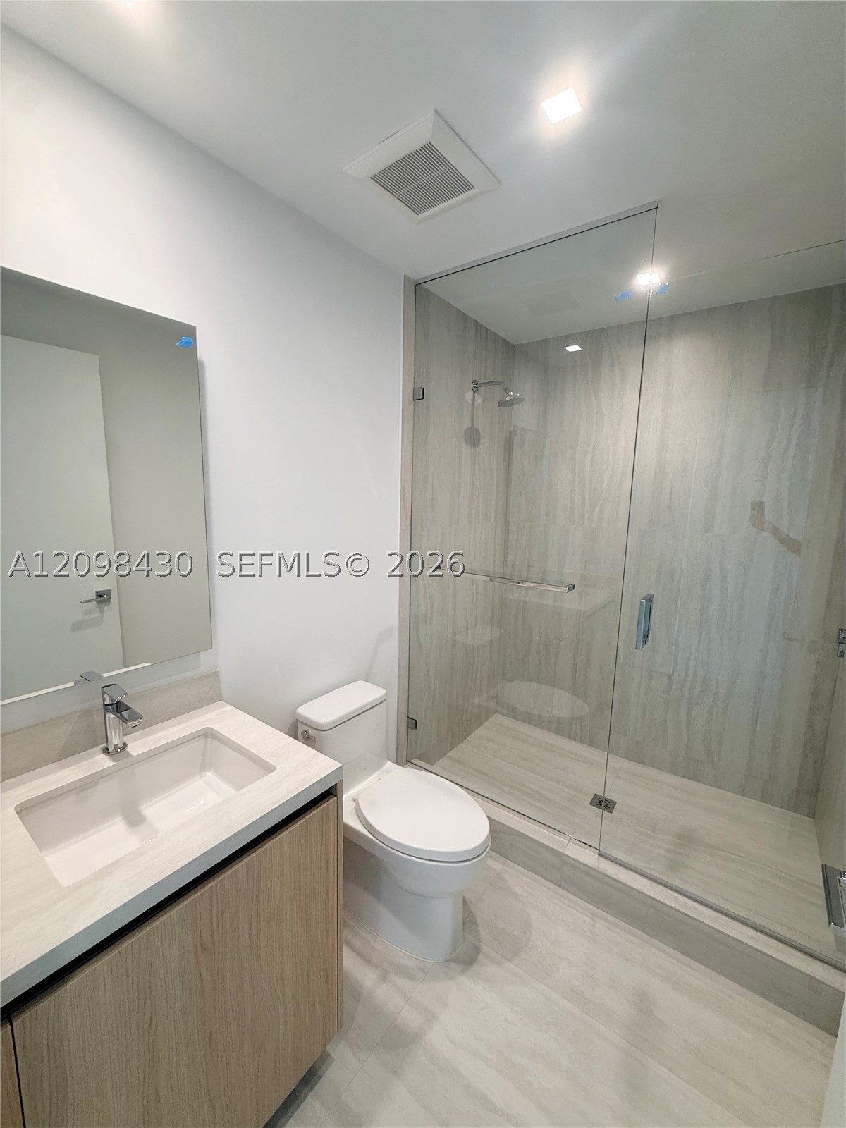 2411 Laguna Circle #901, North Miami FL 33181