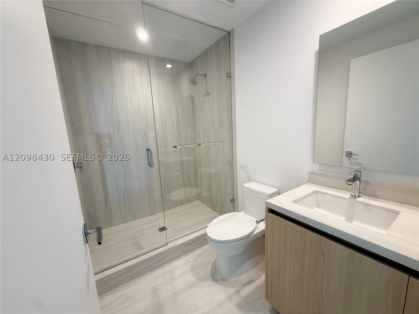 2411 Laguna Circle #901, North Miami FL 33181