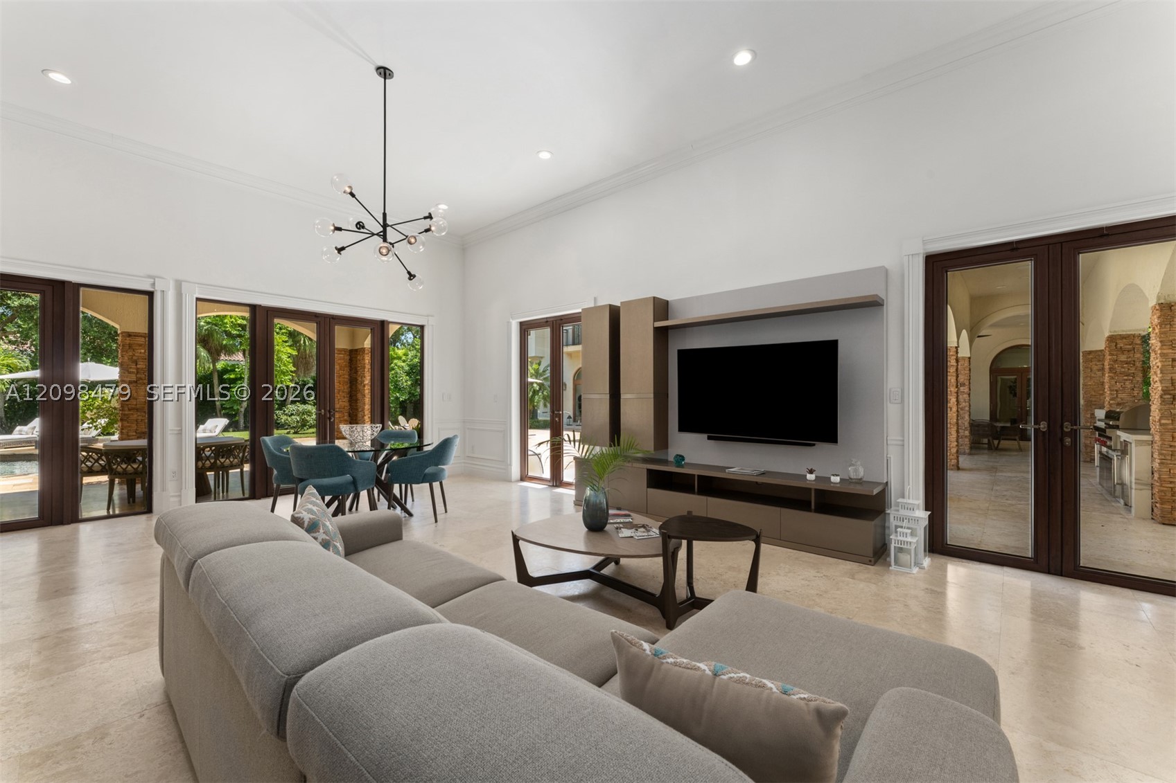 6645 SW 102nd St, Pinecrest FL 33156