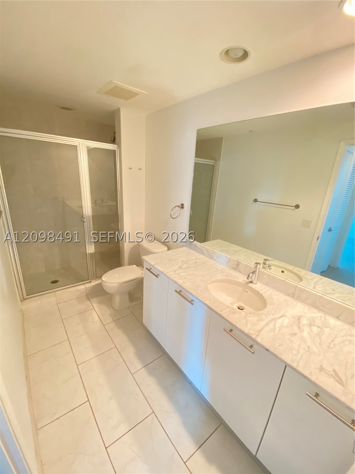 951 Brickell Ave #805, Miami FL 33131