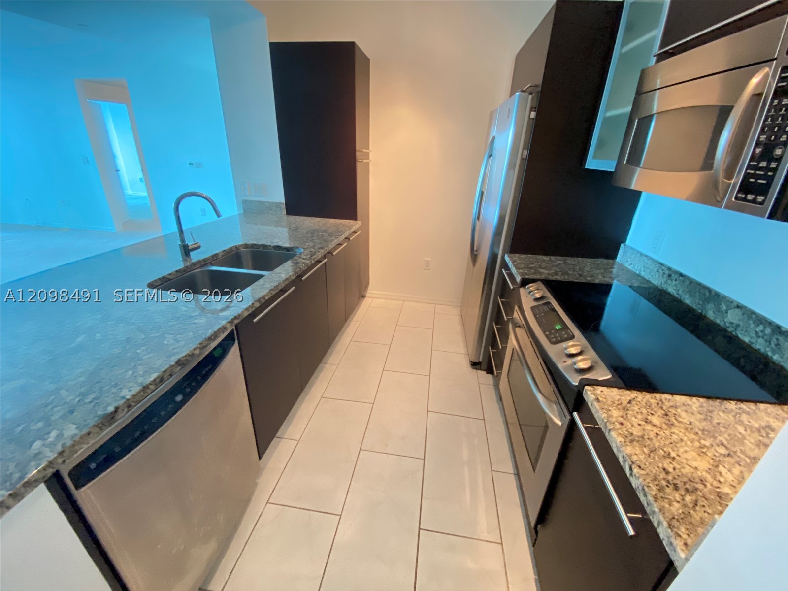 951 Brickell Ave #805, Miami FL 33131