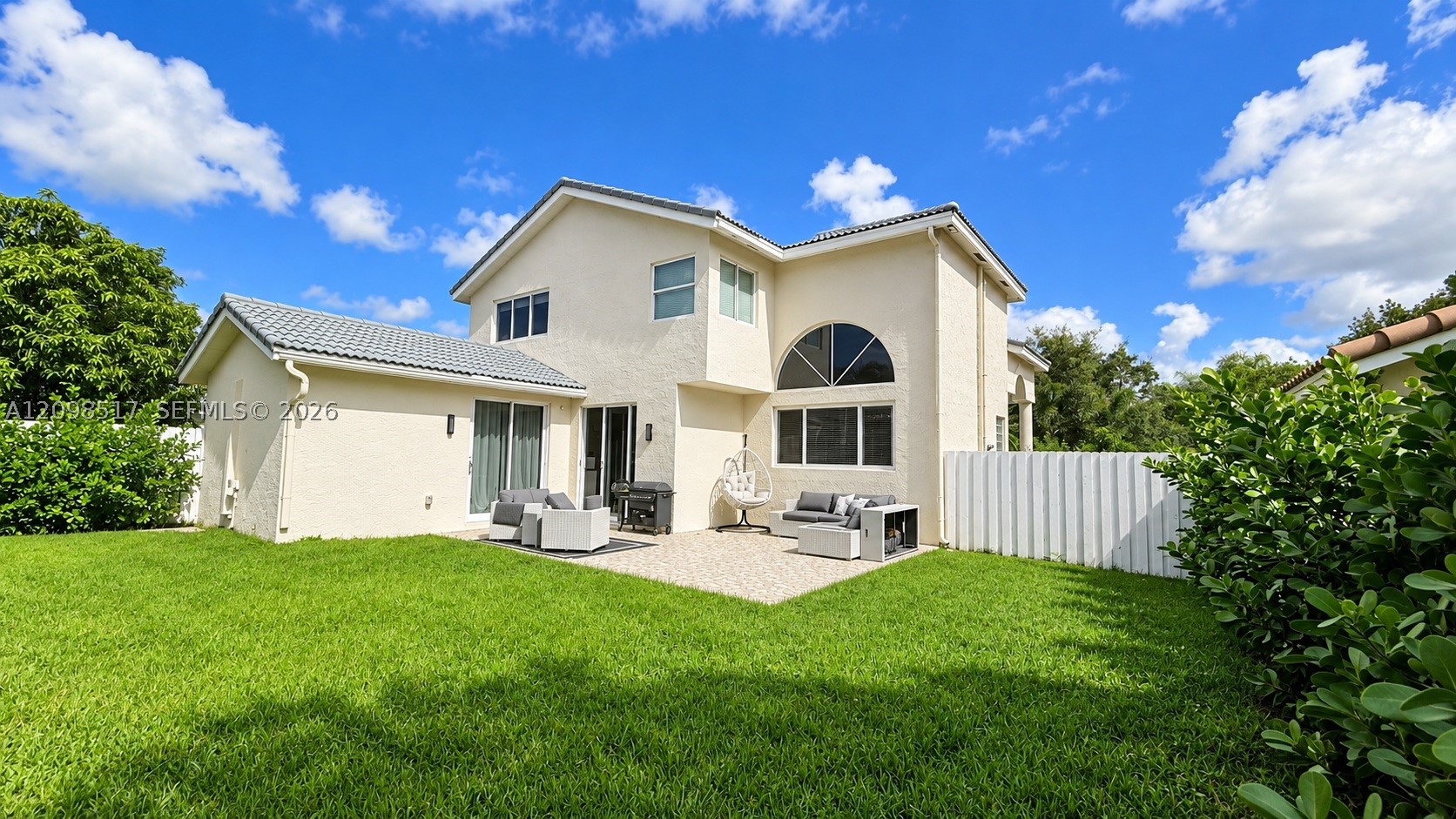 212 SW 179th Ave, Pembroke Pines FL 33029