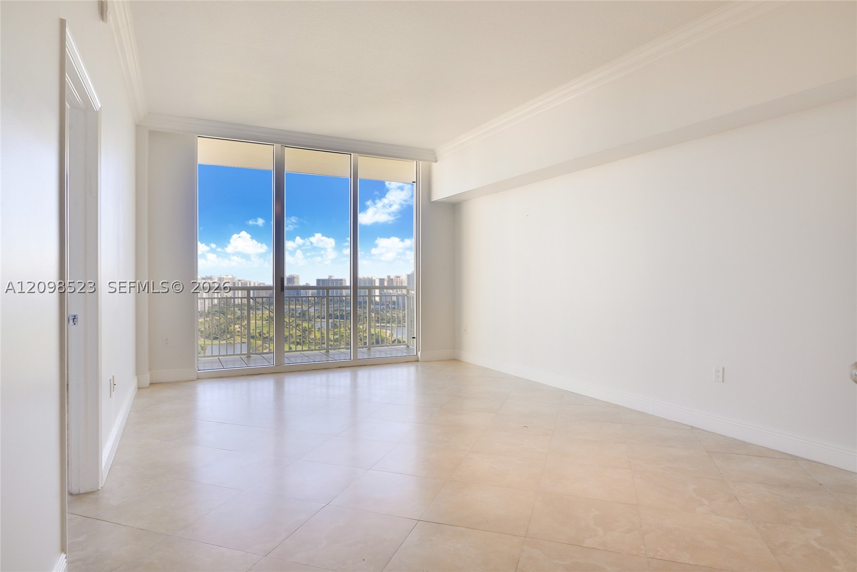 19501 W Country Club Dr #PH-02, Aventura FL 33180