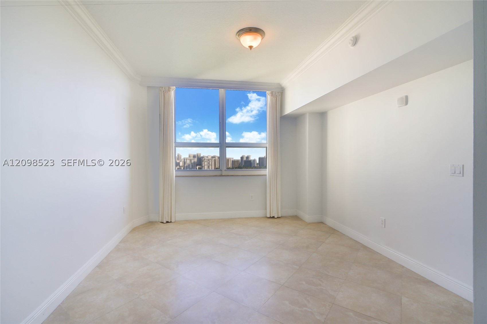 19501 W Country Club Dr #PH-02, Aventura FL 33180