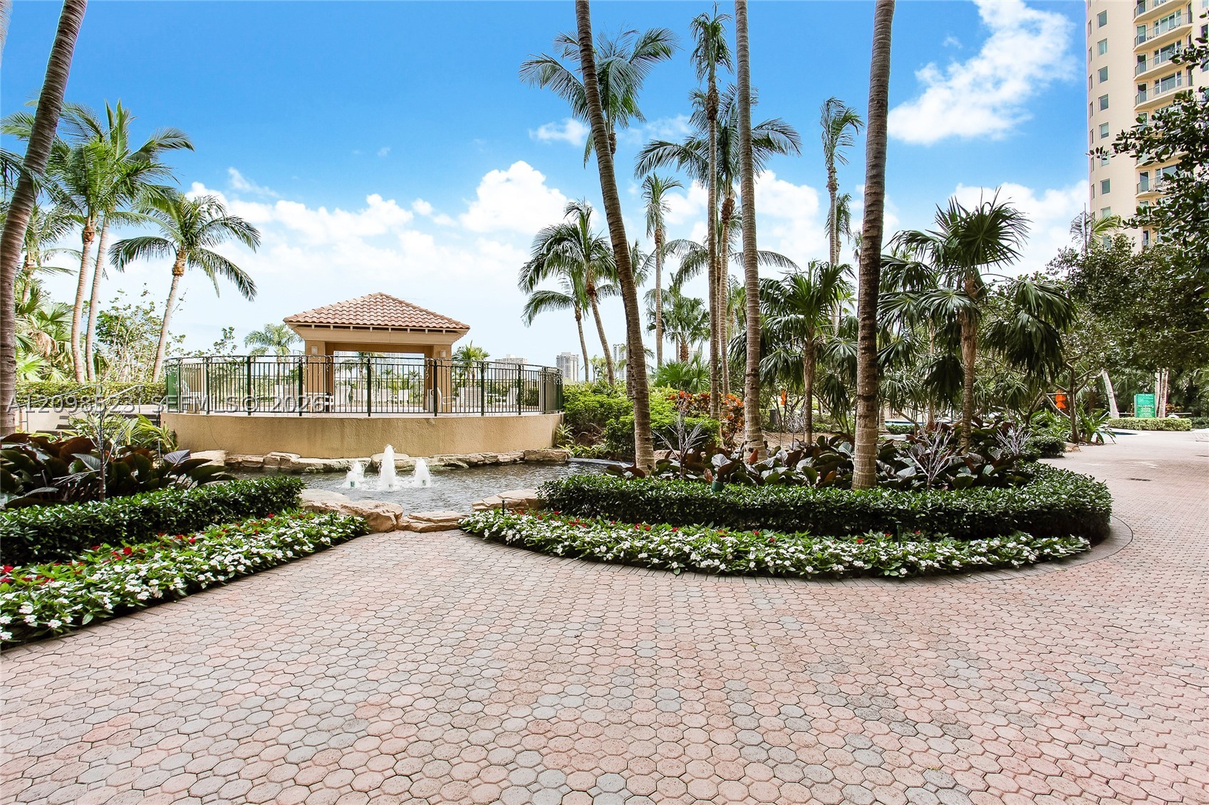 19501 W Country Club Dr #PH-02, Aventura FL 33180
