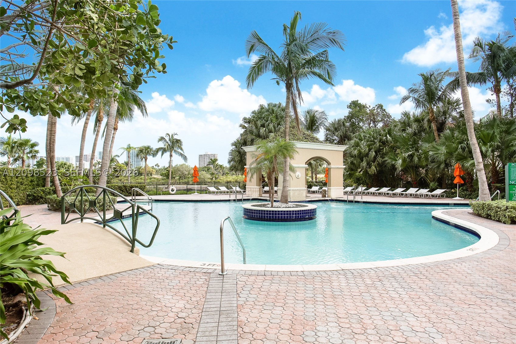 19501 W Country Club Dr #PH-02, Aventura FL 33180