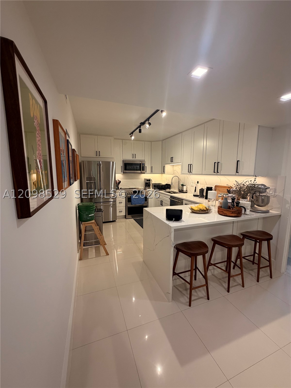 181 Crandon Blvd #109, Key Biscayne FL 33149