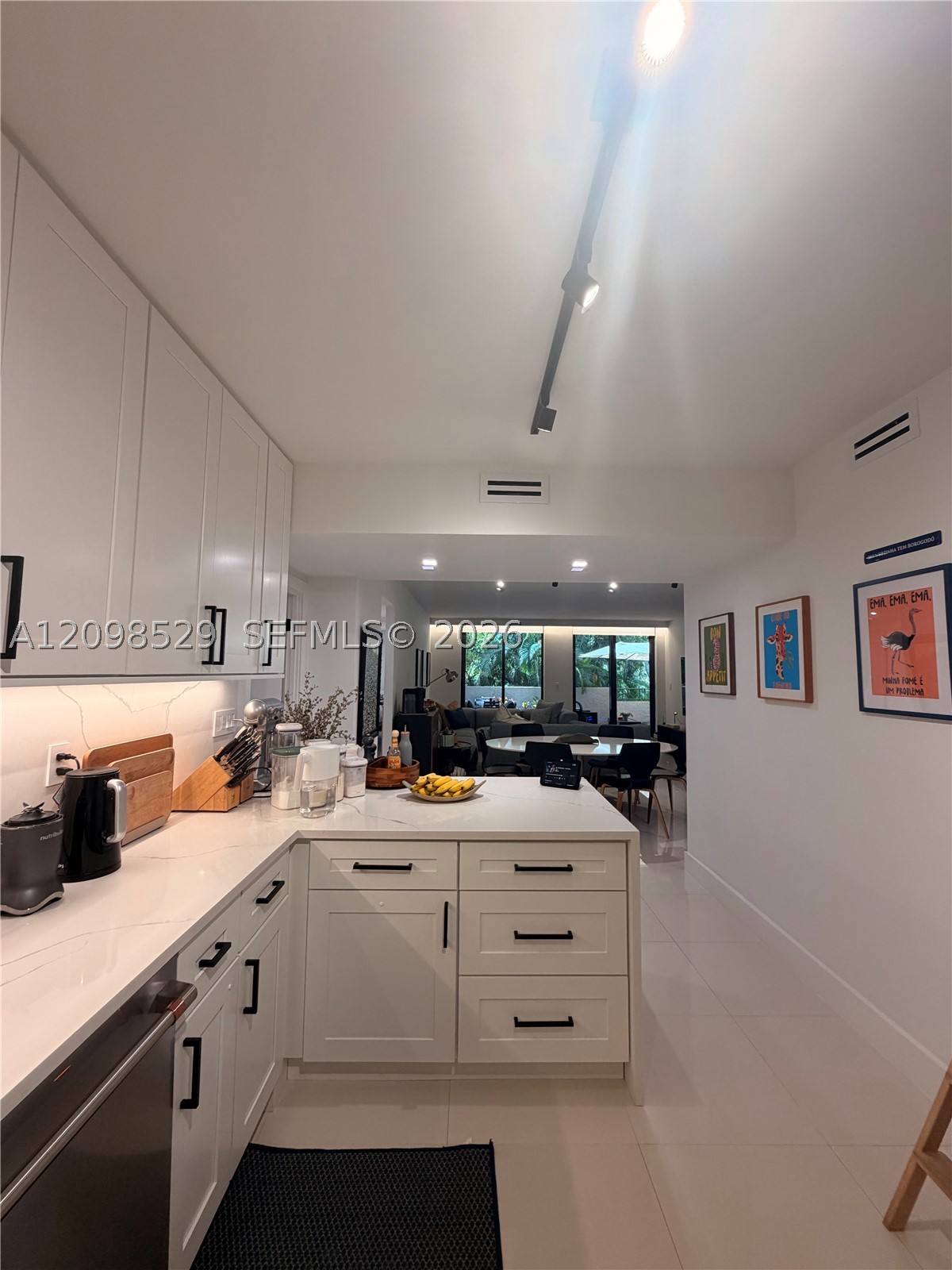 181 Crandon Blvd #109, Key Biscayne FL 33149
