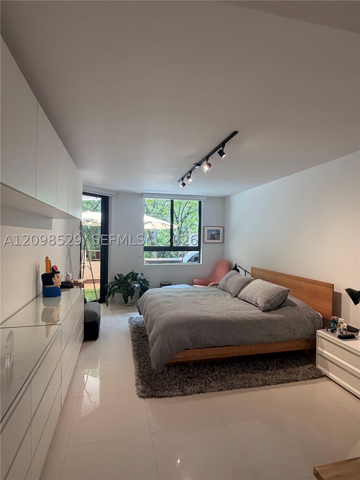 181 Crandon Blvd #109, Key Biscayne FL 33149