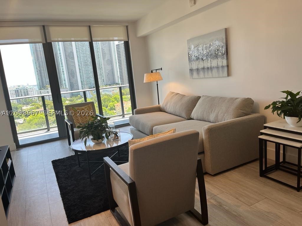 121 NE 34th St #1206A, Miami FL 33137