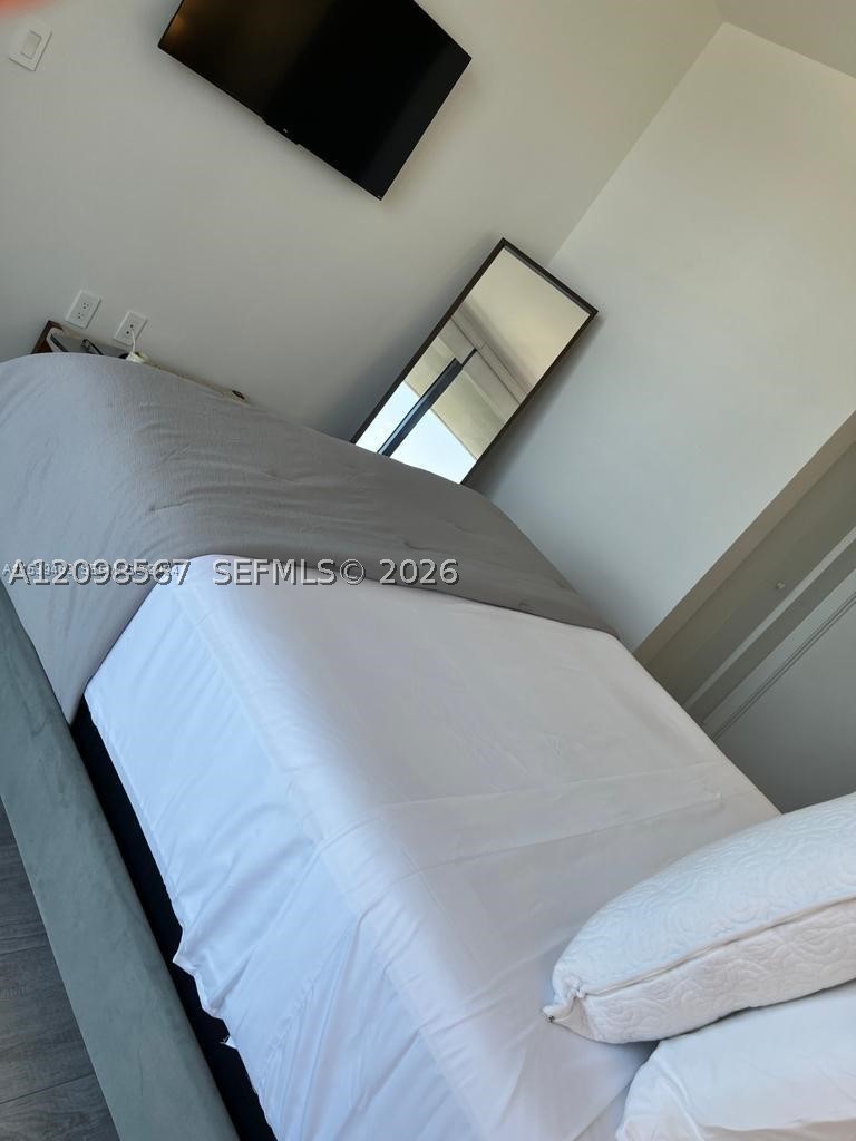 121 NE 34th St #1206A, Miami FL 33137